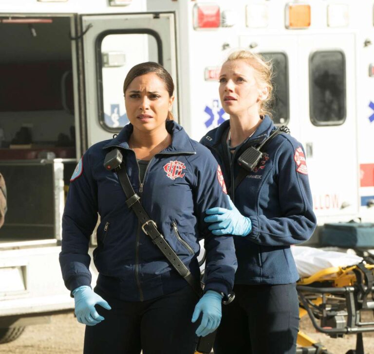 Sezonul șase Popmpierii din Chicago debutează azi la Diva. E ultimul sezon pentru un personaj important